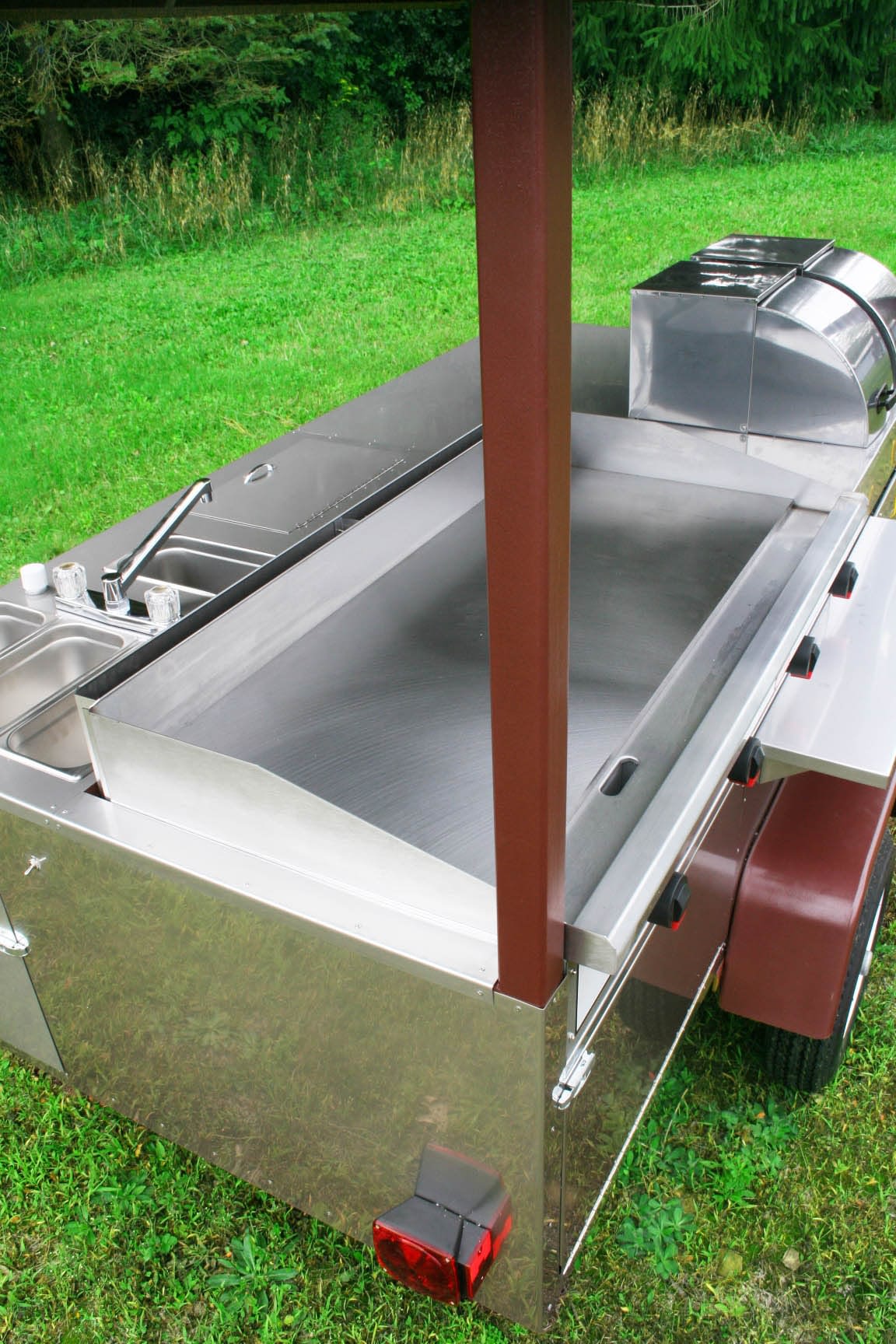 Grand Master Griddle Hot Dog Cart Griddle 4 Sinks 6 Steam Pans